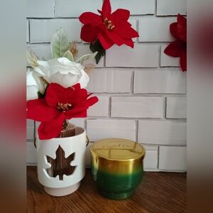 Capri Blue Glimmer Jar Candle (Crystal Pine) - 10 Oz